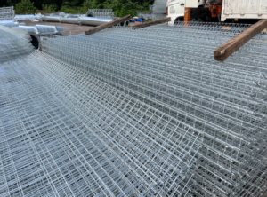 Hàng Rào Vận Chuyển Từ Nhà Máy Ra Công Trình