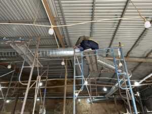 Thợ Thi Công Hệ Thống Hút Bụi Gỗ